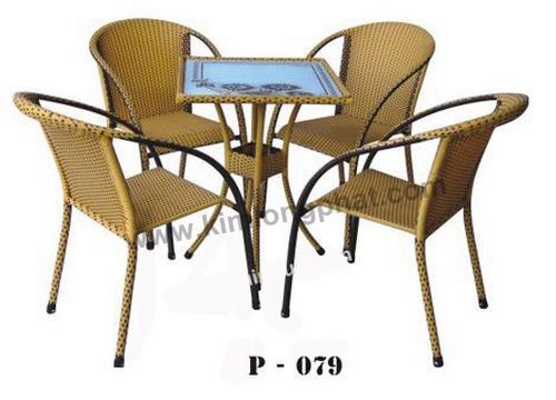 Bộ bàn ghế được làm từ khung sắt tốt nhất với độ dày cao, sơn tĩnh điện và dây chạy từ keo ZIN nên có độ bền tối đa theo thời gian.,. 